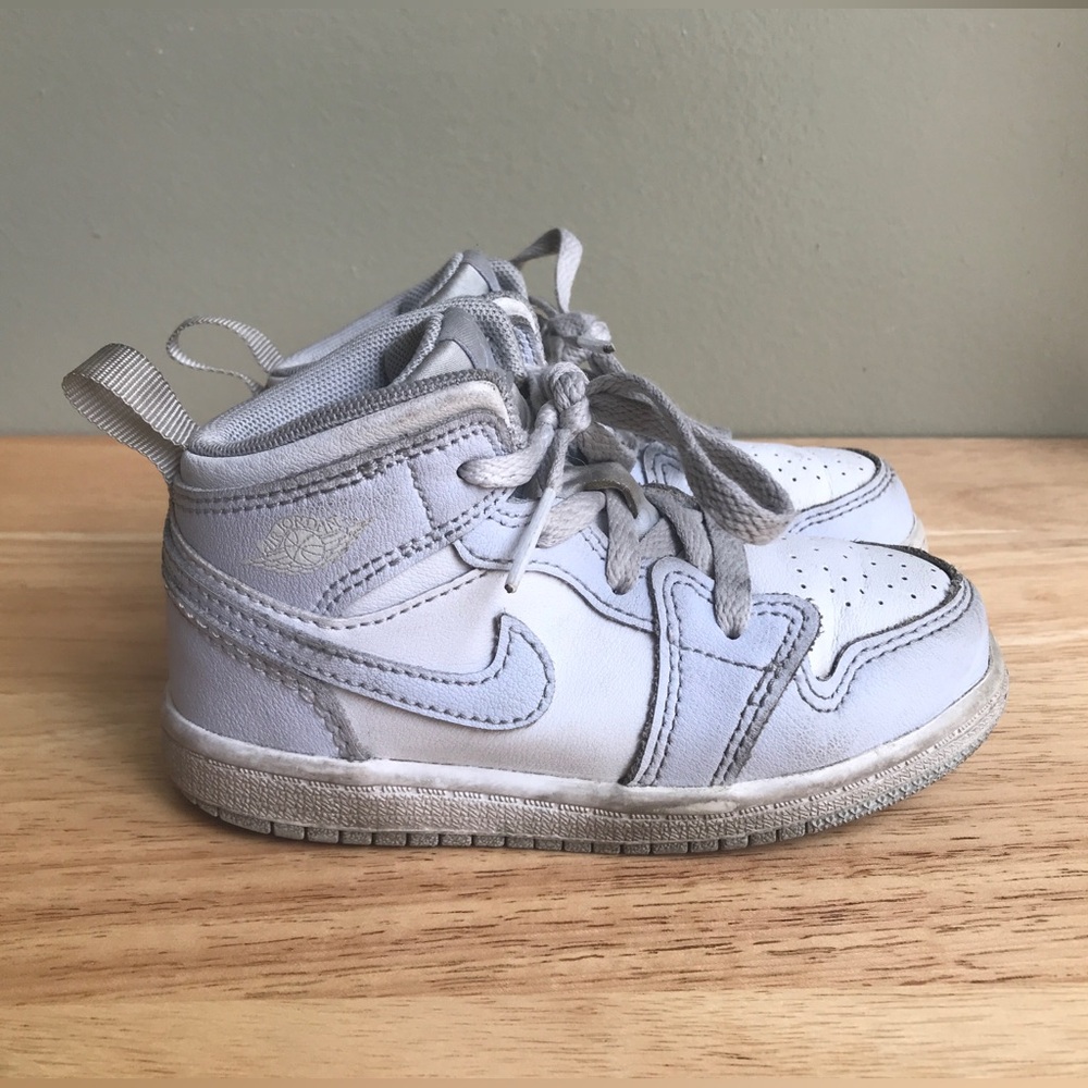 Jordan Toddler 1 Mid Sneaker Size: US 8C EUR 25 CM 14